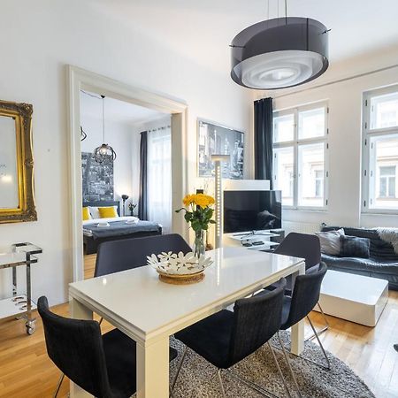 Lesser Town Apartment Melnicka By Easybnb Prag Exteriör bild