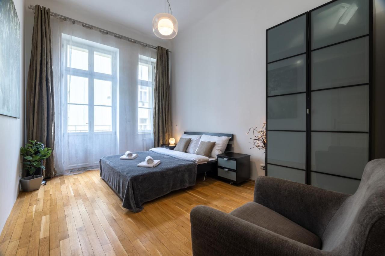 Lesser Town Apartment Melnicka By Easybnb Prag Exteriör bild