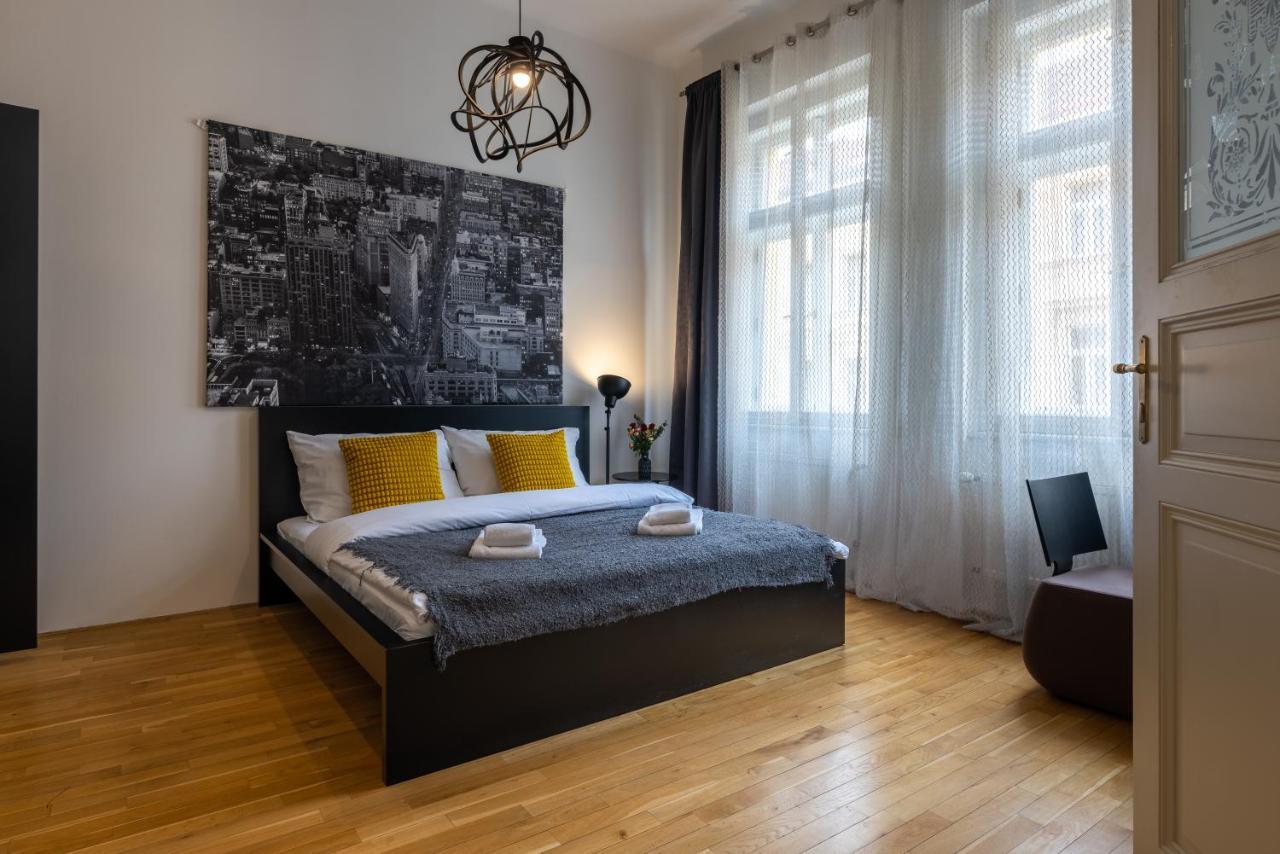 Lesser Town Apartment Melnicka By Easybnb Prag Exteriör bild