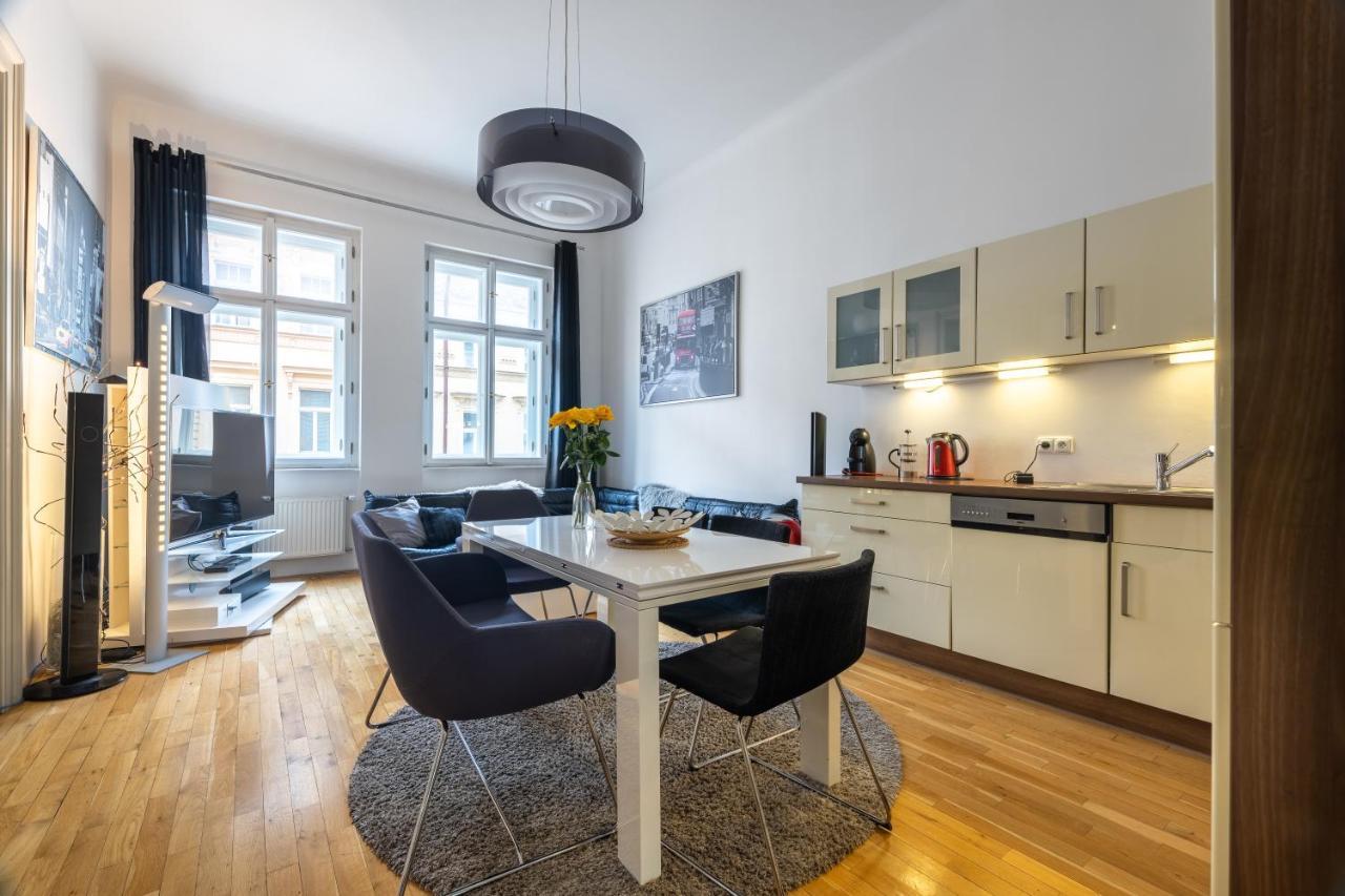 Lesser Town Apartment Melnicka By Easybnb Prag Exteriör bild